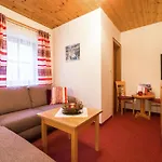In With Stunning Mountain Views Apartment