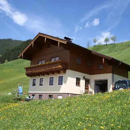 In With Stunning Mountain Views Apartment