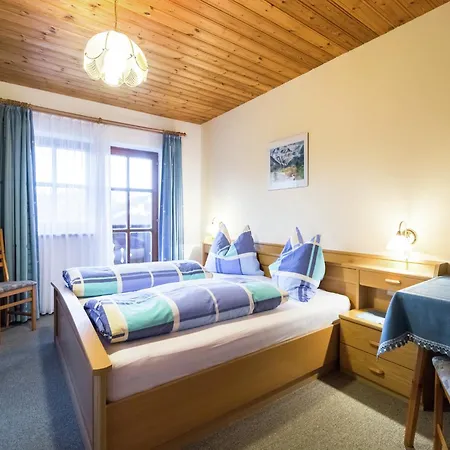 In With Stunning Mountain Views Apartman Wagrain